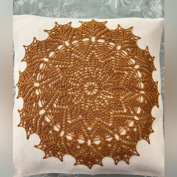 The brown lace handmade pillowcases, 2 in set. Flower Lace, 11 to 12 inches - Picture 2 of 9